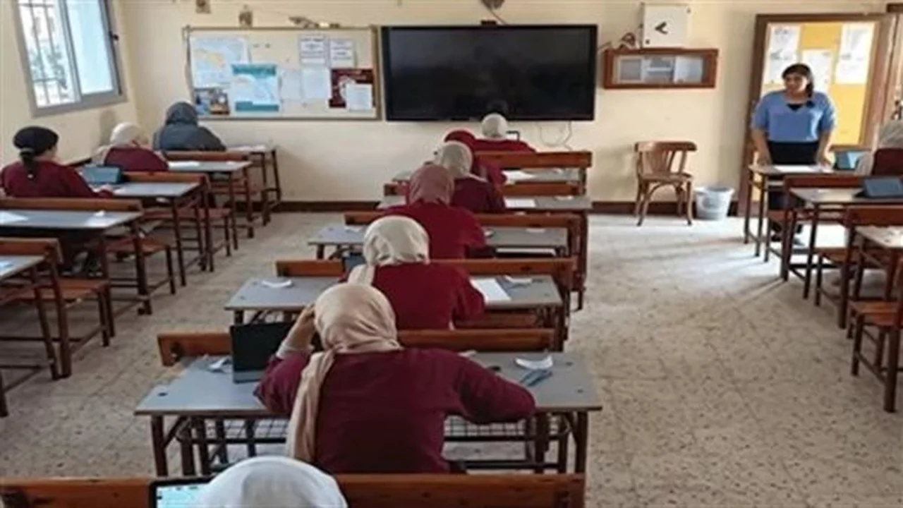 إجراءات صارمة.. انطلاق امتحانات الثانوية العامة في الأحياء والإحصاء والرياضيات